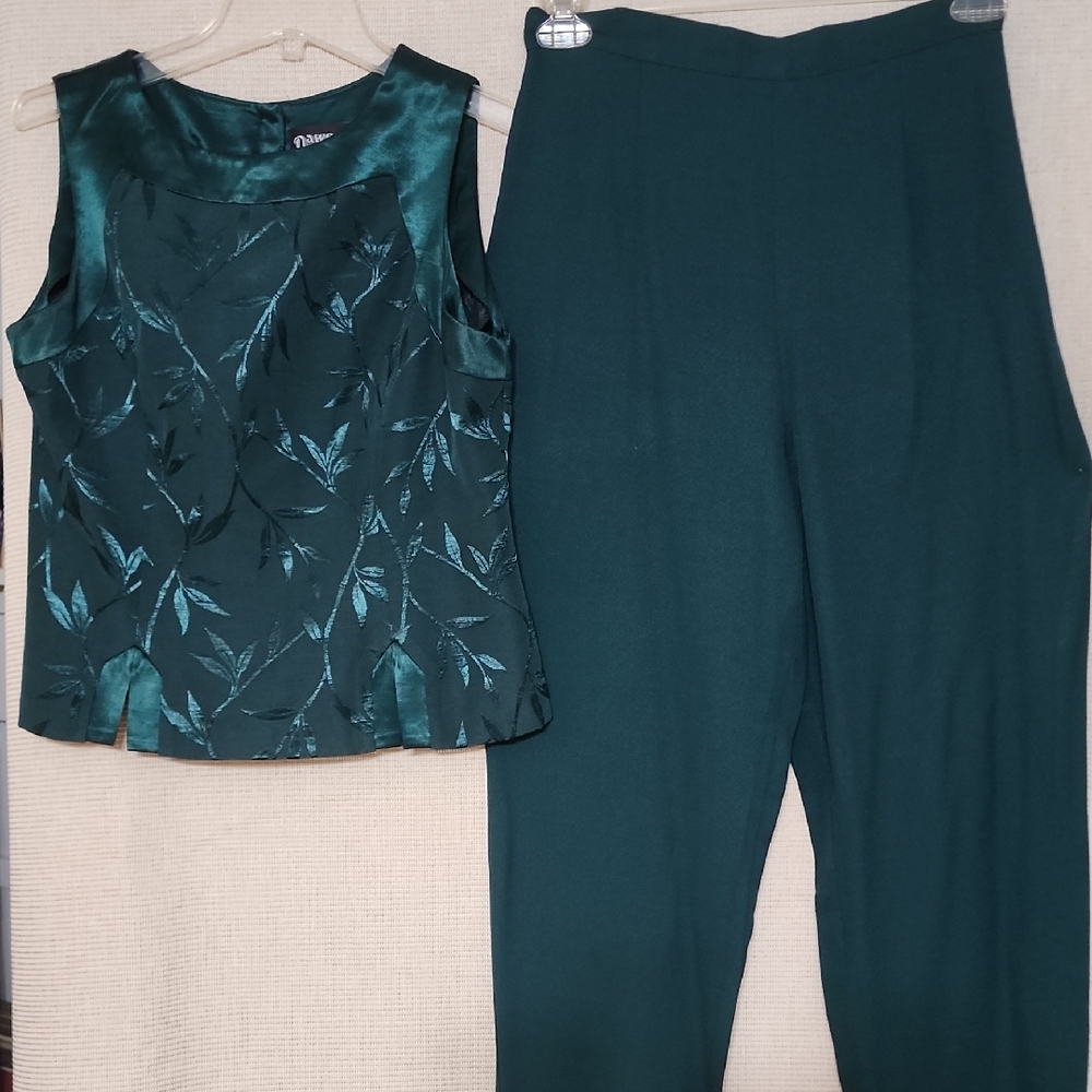 Chic Teal Sleeveless Top and Pants Set